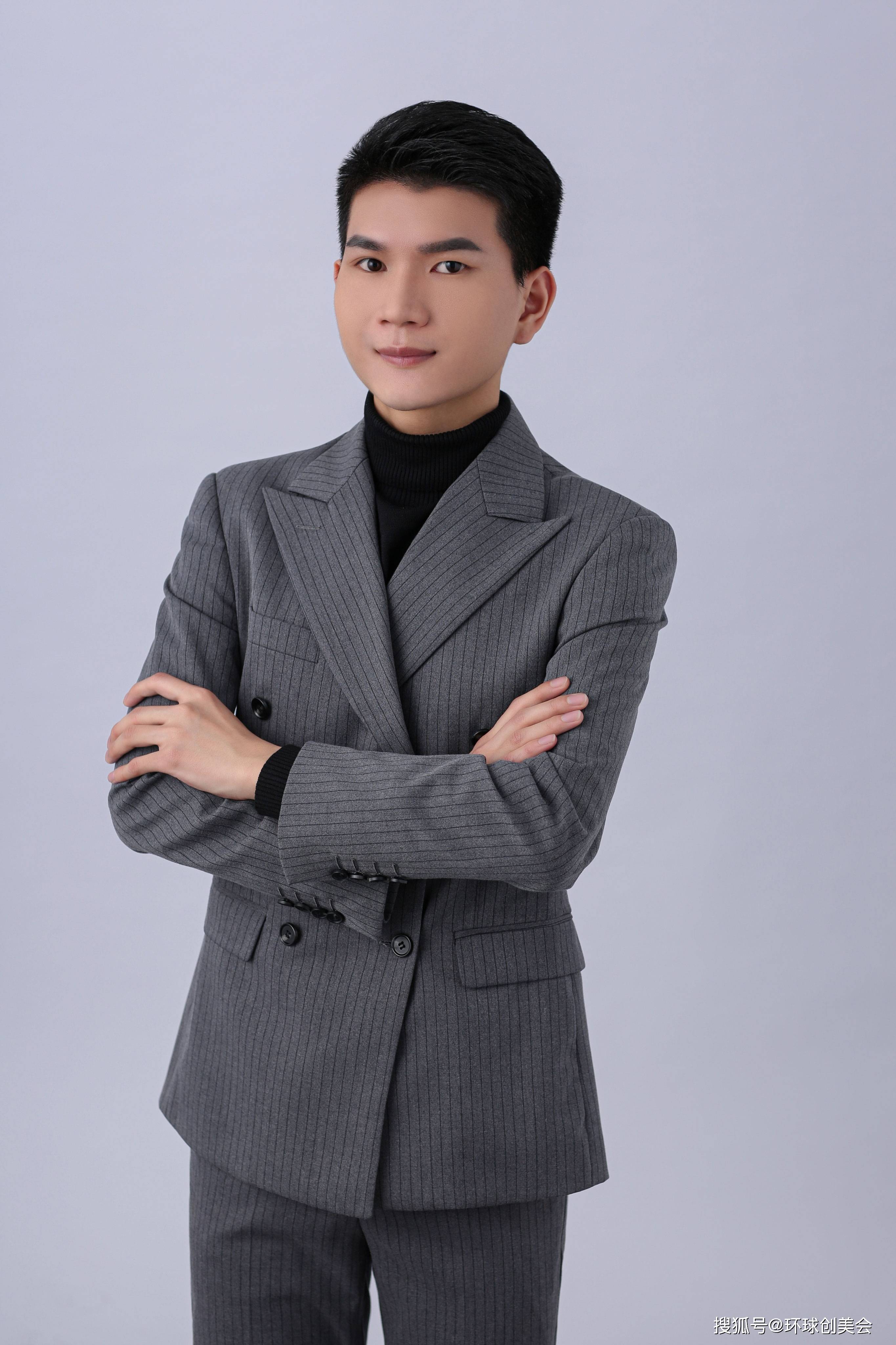 李萍视觉与舞美负责人